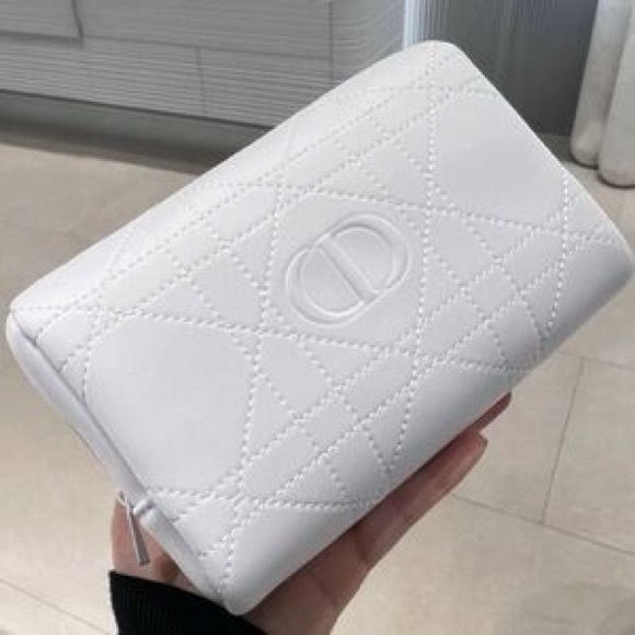 Dior Gift Set - Picture 2 of 6